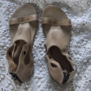Women's Tan Leather Sandals
